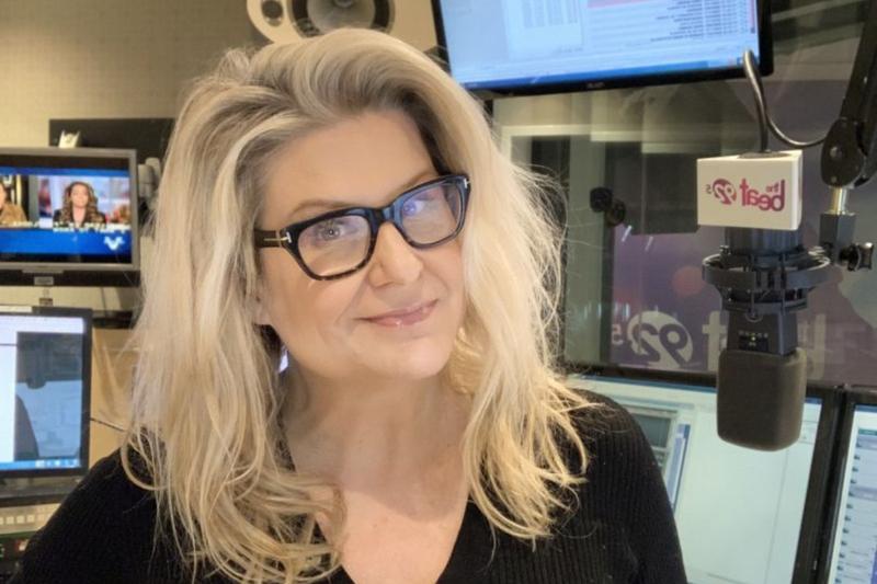 Donna Saker — Animatrice radio
